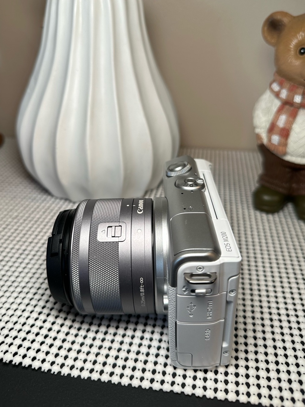 Canon M200 mirrorless camera 15-45mm 24.1MP - Picture 10 of 11